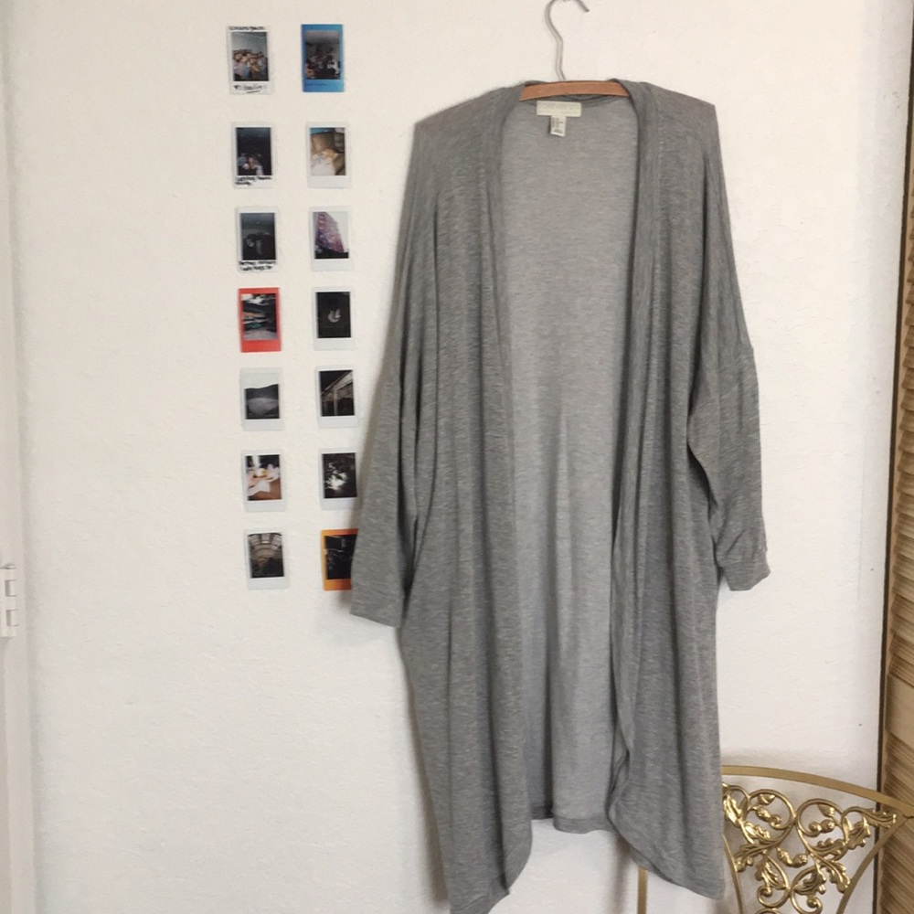 Gray long cardigan/kimono.